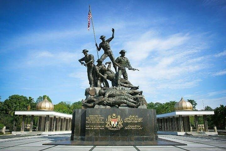 Kuala Lumpur Cruise Layover: Batu Caves, National Palace & Mosque Highlights photo 4