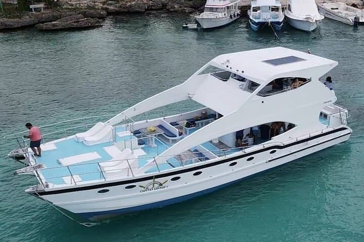 Punta Cana Sandbar Party: Bávaro Booze Boat Snorkel, Music & Drinks photo 2
