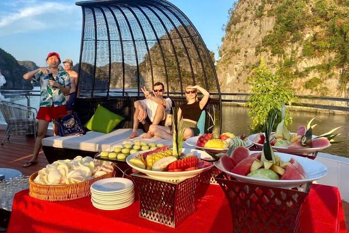 Lan Ha Bay Sunset Escape from Cat Ba — Luxury Cruise with Kayaking & Jacuzzi photo 3