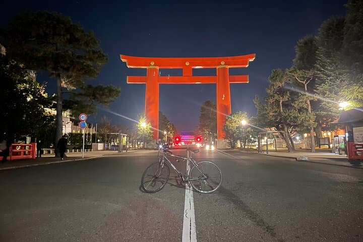 Night E‑Bike Tour of Kyoto: Temples, Canals & Lantern‑Lit Alleys photo 1