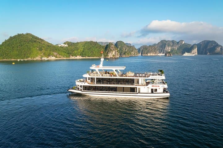 Ha Long Bay Luxury Day Cruise from Hanoi — Sung Sot Cave, Ti Top & Kayaking photo 4