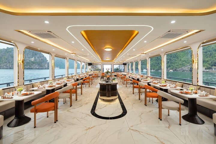 Luxury Ha Long Bay Cruise from Tuan Chau: Kayaking, Jacuzzi & Sunset Bioluminescence photo 4
