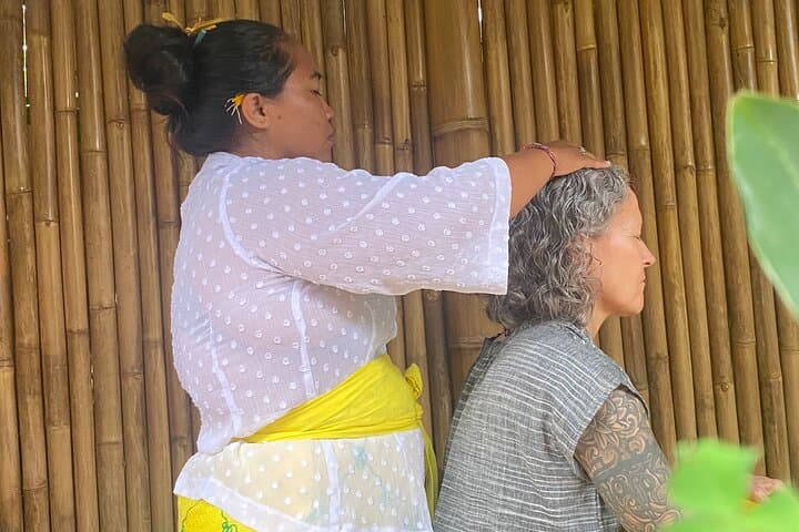Balinese Priest Healing Ceremony in Ubud: 90-Minute Transformative Retreat photo 3