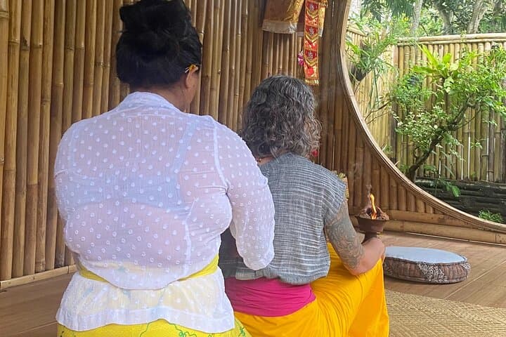 Balinese Priest Healing Ceremony in Ubud: 90-Minute Transformative Retreat photo 4