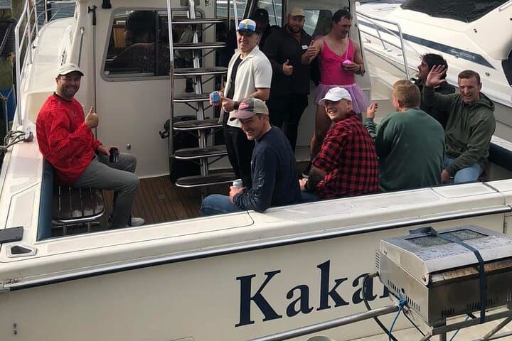 Kakariki Cruise to Mine Bay Maori Rock Carvings — Taupo Daytime Boat Tour photo 6