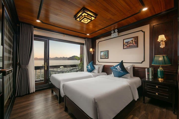 3-Day Deluxe Halong Bay Cruise: Kayaking, Caves & Lan Ha Bay photo 5