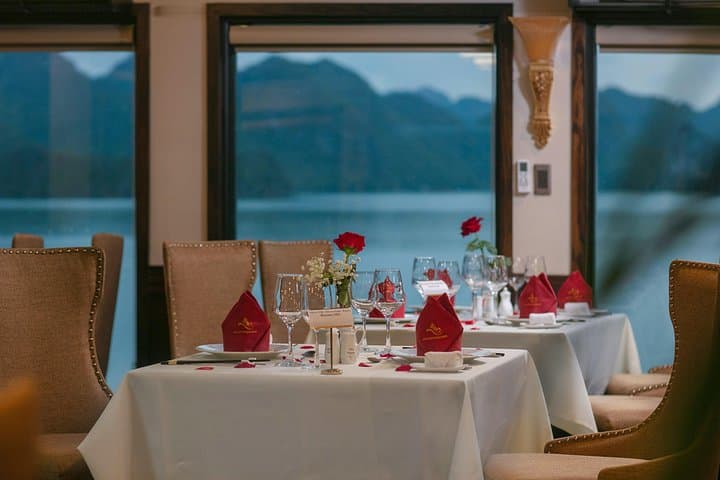 3-Day Deluxe Halong Bay Cruise: Kayaking, Caves & Lan Ha Bay photo 3