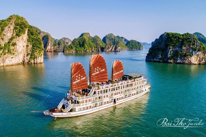 3-Day Luxury Halong Bay Cruise: Kayaking, Caves & Island Beaches photo 1