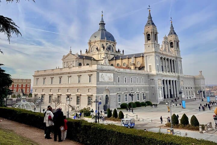 Family-Friendly Madrid Scavenger Hunt: Interactive City Adventure for Kids