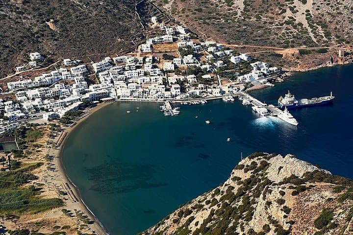 8-Day Private Greek Islands Tour: Sifnos, Milos & Santorini Itinerary and Practical Guide photo 3