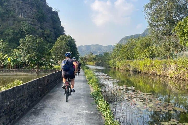 Ninh Binh E-Bike Adventure: Tam Coc & Dundj Valley Village Ride photo 2