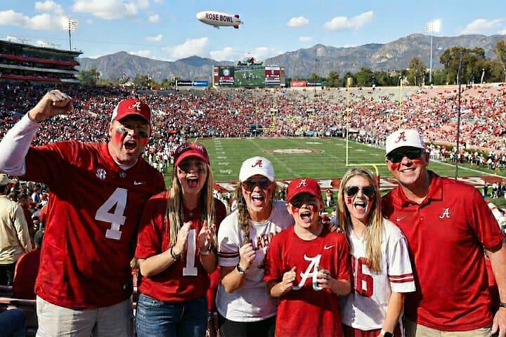 Stress-Free Roundtrip Shuttle to Pasadena: Rose Parade & Rose Bowl Pickup from LA photo 5