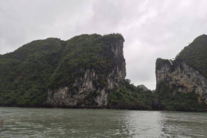 Half-Day Halong Bay Shore Excursion — Caves, Kayaks & Ti Top Beach photo 4