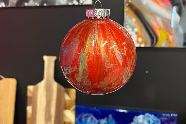 Fluid Art Christmas Ornaments Workshop in Fort Lauderdale — Paint-Pour Holiday Crafts