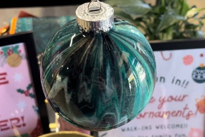 Fluid Art Christmas Ornaments Workshop in Fort Lauderdale — Paint-Pour Holiday Crafts photo 2