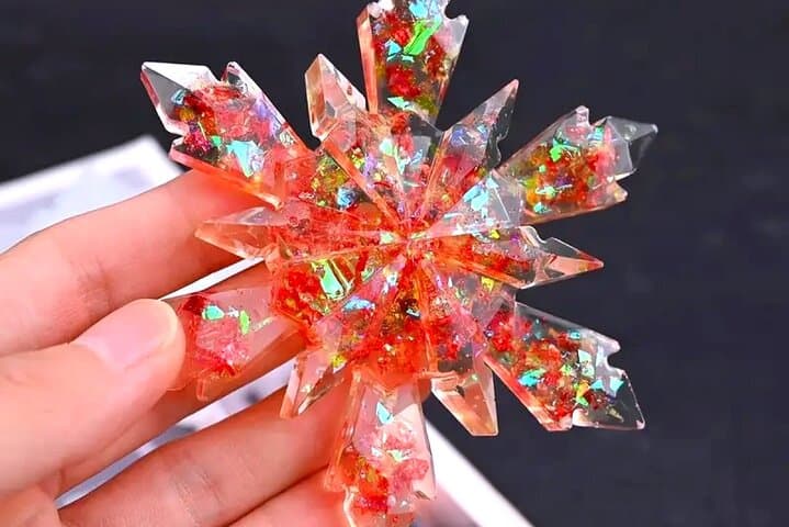 Fluid Art Christmas Ornaments Workshop in Fort Lauderdale — Paint-Pour Holiday Crafts photo 3