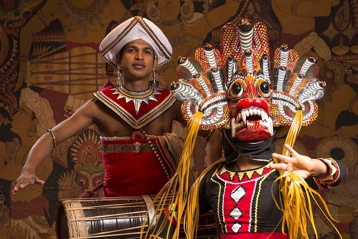Kandy Lake Club Cultural Dance Show: Traditional Dances & Fire-Walking in Kandy