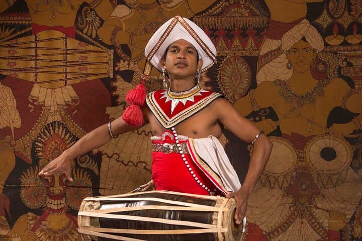 Kandy Lake Club Cultural Dance Show: Traditional Dances & Fire-Walking in Kandy photo 2