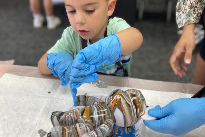 Fluid Piggybank Characters Class in Fort Lauderdale — DIY Pour-Paint Workshop photo 4