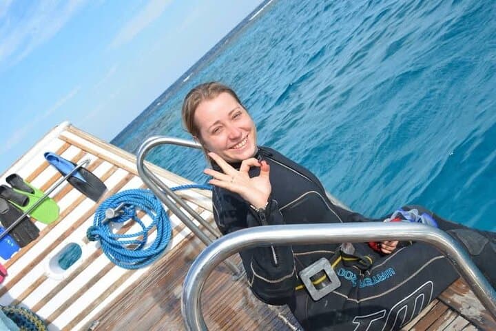 Hurghada Diving Experience with Lunch: 2 Dives, Gear & Transfers photo 3