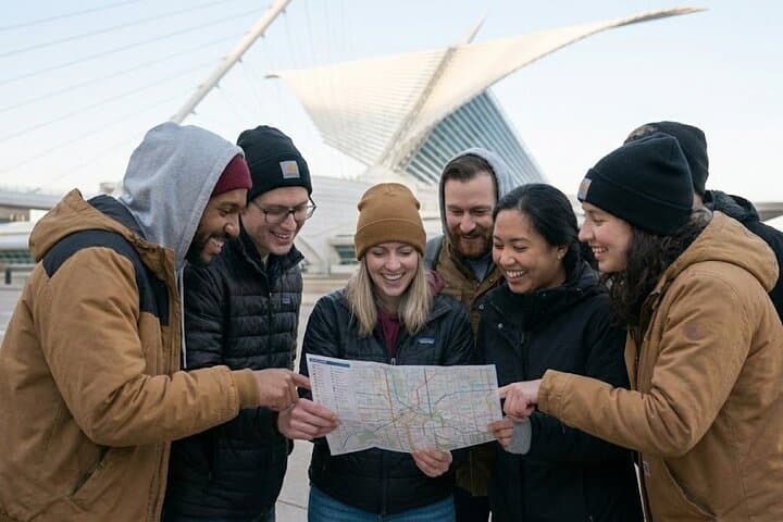 Milwaukee Self-Guided Scavenger Hunt — A Splash of Color: Lakefront to Third Ward