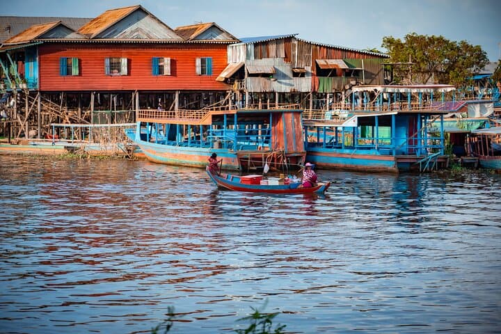 Kampong Phluk Half-Day Private Tour — Tonle Sap Boat & Canoe Experience photo 5