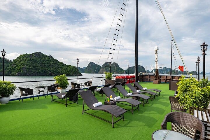 Luxury 2-Day Halong & Lan Ha Bay Cruise from Hanoi: Kayaking, Caves & Overnight on Board photo 3