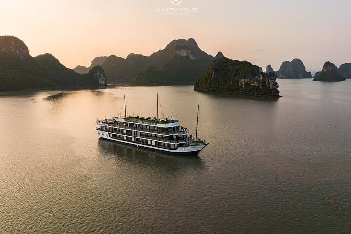Luxury 2-Day Halong & Lan Ha Bay Cruise from Hanoi: Kayaking, Caves & Overnight on Board photo 4