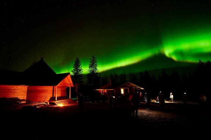 Northern Lights Experience in Kivalo, Lapland — Aurora Viewing Near Kemi
