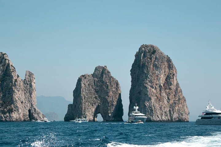 Capri Private Boat & Guided Island Tour — Full-Day No‑Stress Experience photo 3