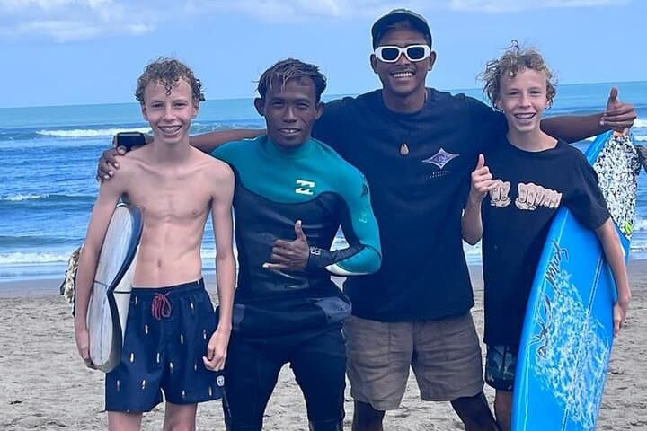 Batu Bolong Surf Lesson in Canggu — Beginner-Friendly Coaching on Bali’s West Coast photo 4