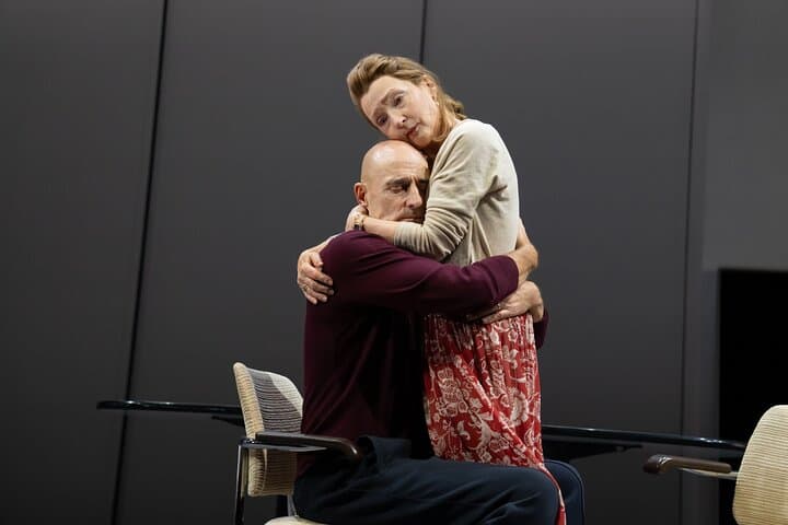 Oedipus on Broadway: Modern Political Thriller Meets Ancient Tragedy photo 2