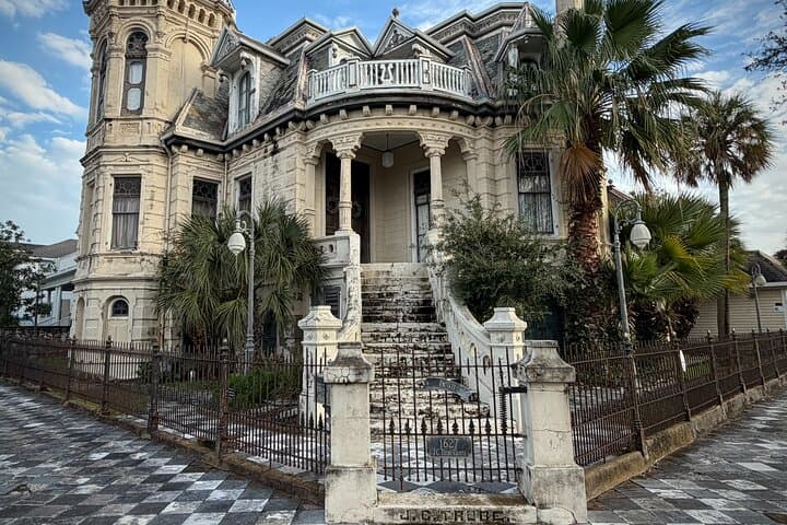 Galveston Architecture Tour: Walking the Historic Homes & Bishop's Palace