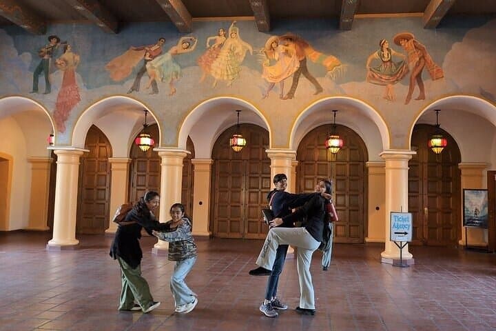 Santa Barbara Scavenger Hunt: Interactive Downtown Walking Tour photo 5