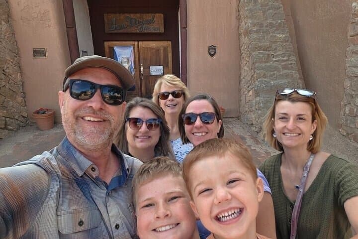 Santa Fe Scavenger Hunt: Self-Guided Walking Tour of Plaza & River