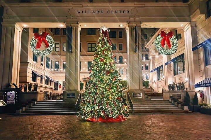 Moonlit Monuments: Washington DC Holiday Lights Night Tour photo 6