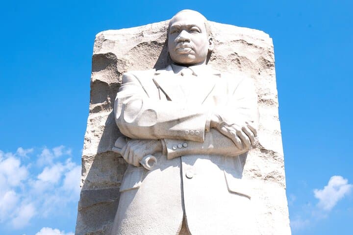 Monuments of DC Morning Tour with Washington Monument Access photo 3
