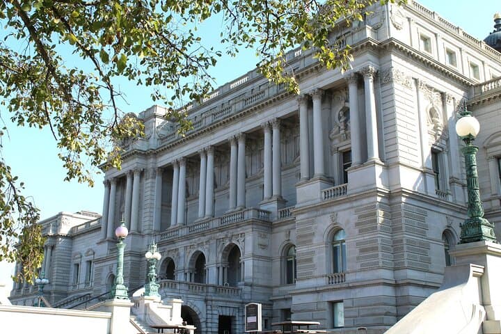inside-the-us-capitol-rotunda-crypts-library-of-congress-walking-tour photo 6