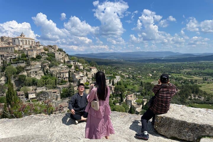 Private Luberon Villages Tour from Aix-en-Provence — Lourmarin, Roussillon & Gordes photo 1