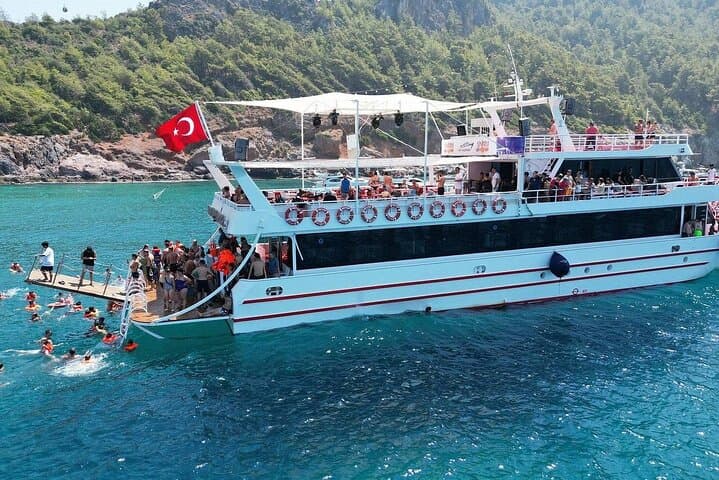 Alanya Boat Cruise to Cleopatra Beach and Caves — Lunch Included