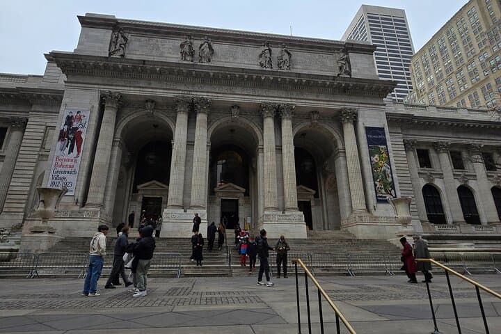 Midtown Manhattan Private Walking Tour — 3-Hour Highlights: Times Square, Grand Central & Rockefeller photo 3