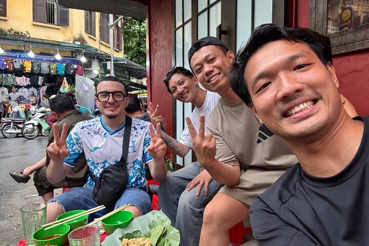 Hanoi 1–10 Dollar Street Food Challenge: Private Old Quarter Food Crawl photo 5
