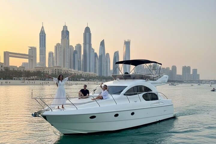 Dubai Marina Private Luxury Yacht Charter: 3-Hour VIP Cruise Past Palm and Burj Al Arab