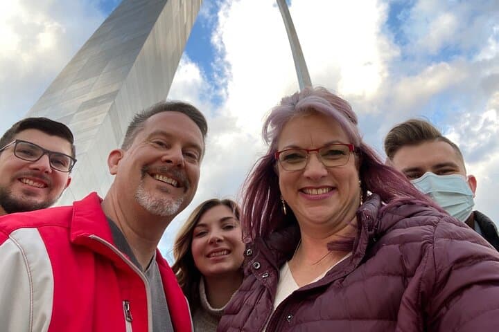 St. Louis Scavenger Hunt: Self-Guided Downtown Walking Adventure