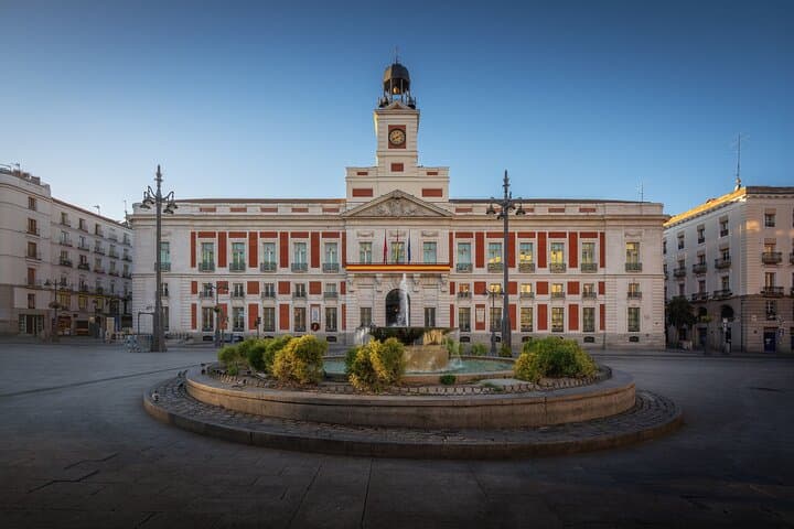 Solve a Murder in Madrid: Self-Guided Outdoor Detective Game photo 2