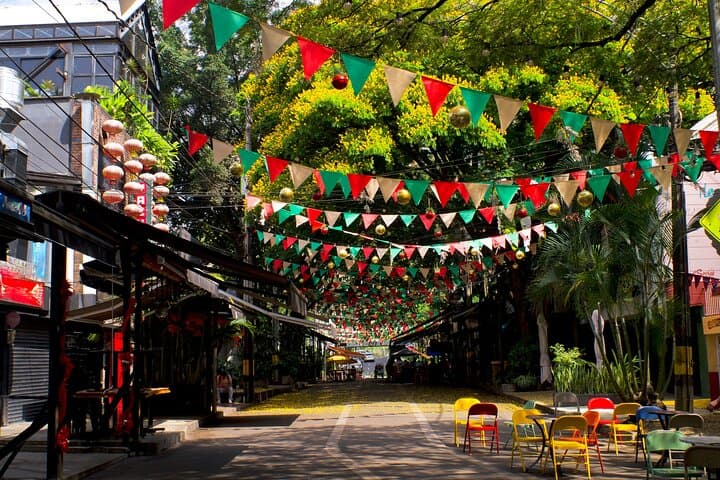 Self-Guided Medellín Murder Mystery: Outdoor Detective Escape Game photo 2