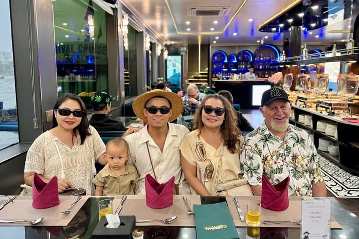 Ha Long Bay Luxury Day Cruise with Jacuzzi, Kayaking & Titop Island photo 4