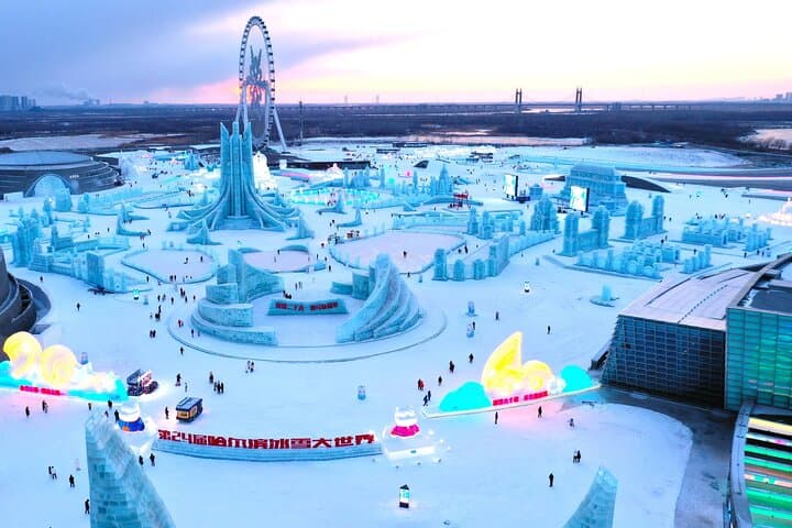 Harbin Private Day Tour: Sun Island Snow Sculptures & Ice and Snow World Experience