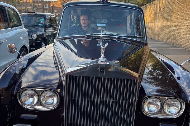 Iconic London Taxi Tour: Private 3-Hour Guided Drive Through Historic Streets photo 5