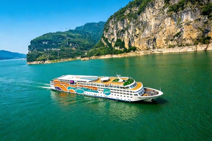 Yangtze Miracle Luxury Cruise: 4-Day All-Inclusive Three Gorges Voyage